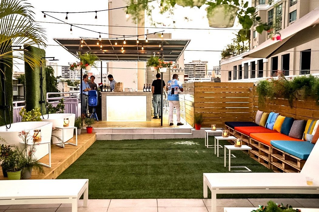 Best Budget & Social Stays Near Luquillo Beach (Hostels & Cheap Hotels Guide)